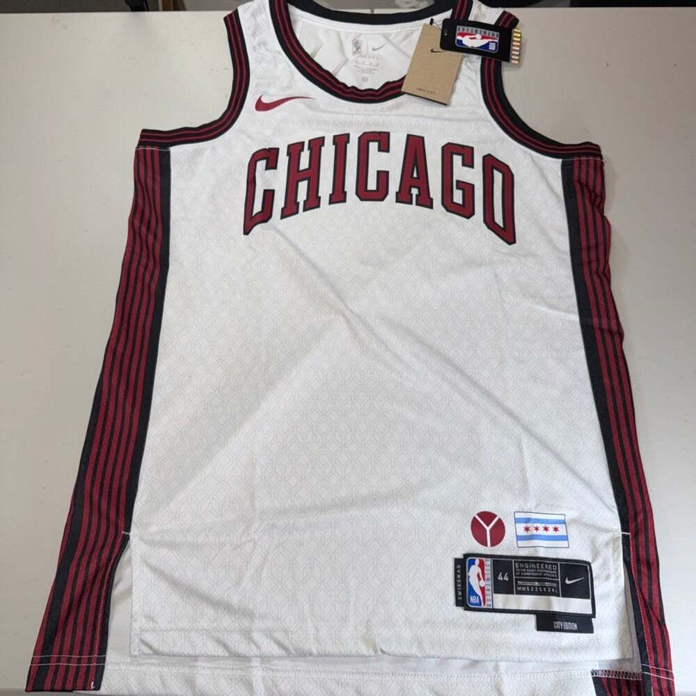 Chicago Bulls Nike NBA Swingman City Edition Team Jersey White 44 Medium NWT